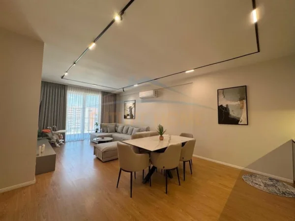 Tirane, shitet apartament 2+1+Ballkon Kati 6, 115 m² 250.000 € 