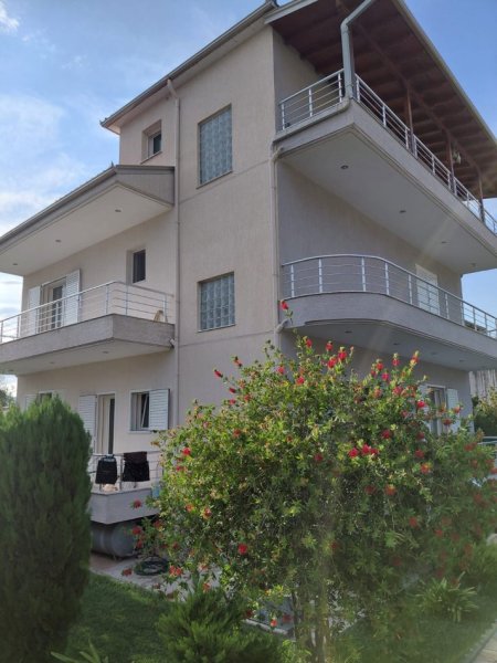 Elbasan, shes Vile 3 Katshe , 400 m² 250.000 € (Lagjia Emin Matraxhiu)