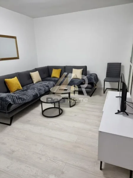Tirane, jepet me qera apartament 1+1 Kati 3, 70m² 650 € (Rruga Medar Shtylla)