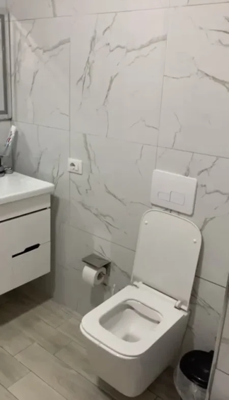Tirane, jepet me qera apartament 2+1 , 72 m² 600 € (Rruga Rrapo Hekali)