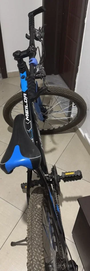 Tirane, shes biciklete Meilda blu e hapur 120 €