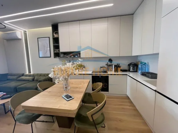 Tirane, shitet apartament 2+1+Ballkon Kati 3, 87 m² 180.000 € (ALI DEM)