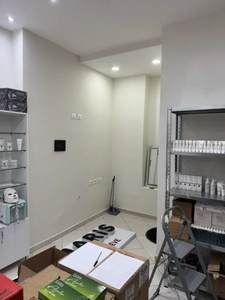 Tirane, jepet me qera ambjent biznesi Kati 0, 37 m² 600 € (Rruga Jeronim De Rada prane qendres Toptani)