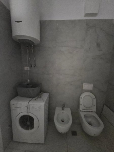 Tirane, jepet me qera apartament 1+1+Ballkon Kati 5, 60 m² 400 € (Tek Univers City)