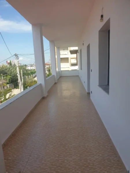 Tirane, jepet me qera nga Pronari, pa-komision apartament+verande | Penthouse 3+1+Ballkon Kati 2, 120 m² 420 € (Rruga Dalip Topi)