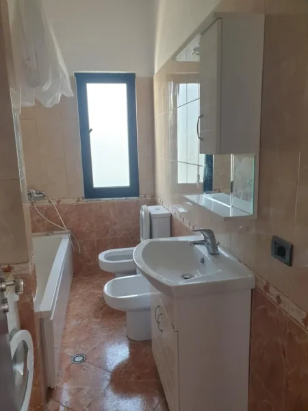 Tirane, jepet me qera nga Pronari, pa-komision apartament+verande | Penthouse 3+1+Ballkon Kati 2, 120 m² 420 € (Rruga Dalip Topi)
