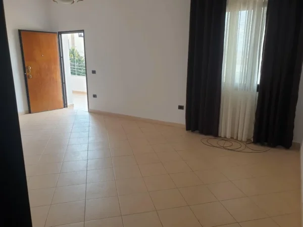 Tirane, jepet me qera nga Pronari, pa-komision apartament+verande | Penthouse 3+1+Ballkon Kati 2, 120 m² 420 € (Rruga Dalip Topi)