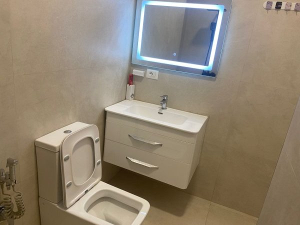 Tirane, jepet me qera apartament 1+1+Ballkon Kati 1, 54 m² 350 € (ne rrugen Petro Morko Yzberisht Tirane)