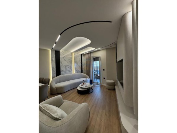 Tirane, shitet apartament 2+1+Ballkon Kati 5, 99 m² 320.000 € (Kodra e Diellit)