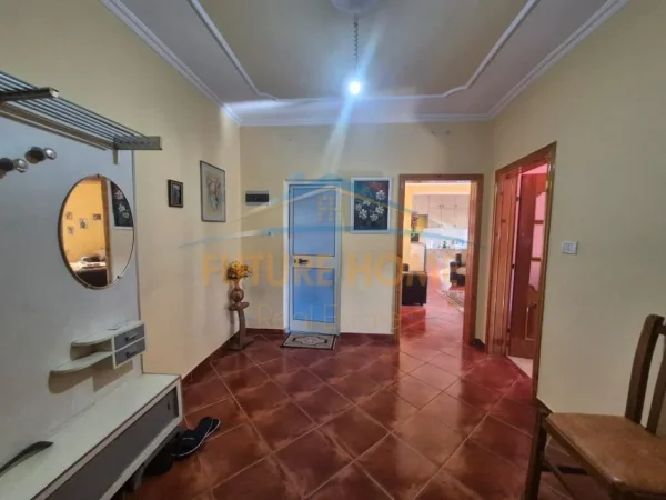 Tirane, shitet apartament 1+1+Ballkon Kati 3, 58 m² 135.000 € (Pazari i Ri)