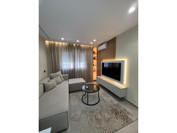 Tirane, shitet apartament 1+1+Ballkon Kati 1, 63 m² 175.000 € (Rruga e Bogdaneve)