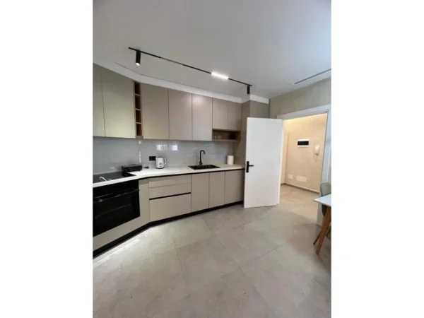 Tirane, shitet apartament 1+1+Ballkon Kati 1, 63 m² 175.000 € (Rruga e Bogdaneve)