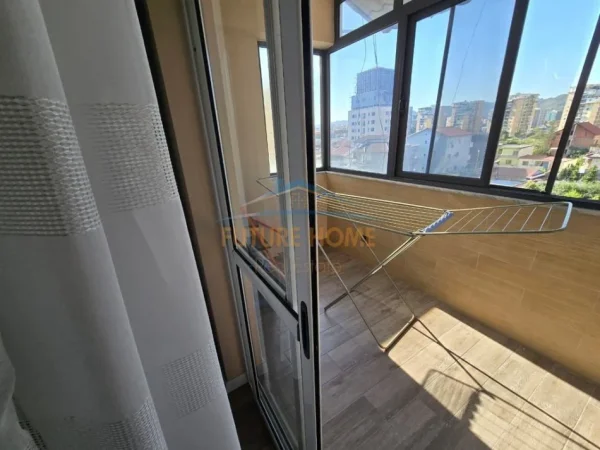 Tirane, jepet me qera apartament 2+1+Ballkon Kati 4, 107 m² 700 € (Rruga Dritan Hoxha)