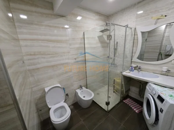 Tirane, jepet me qera apartament 2+1+Ballkon Kati 4, 107 m² 700 € (Rruga Dritan Hoxha)