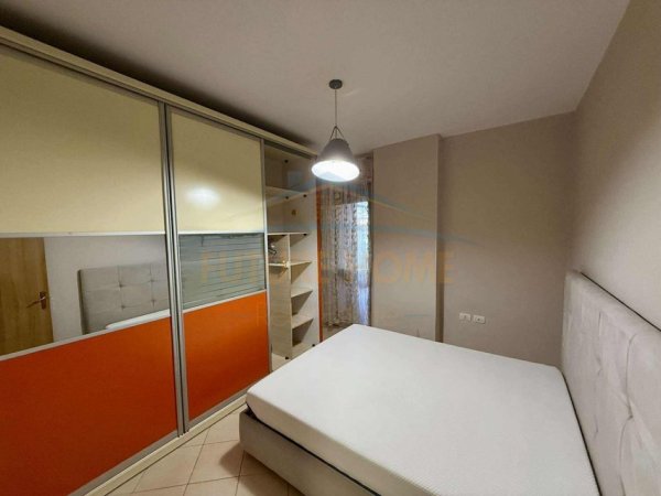 Tirane, jepet me qera apartament 1+1+Ballkon Kati 1, 57 m² 600 € (Shkolla Partizani)