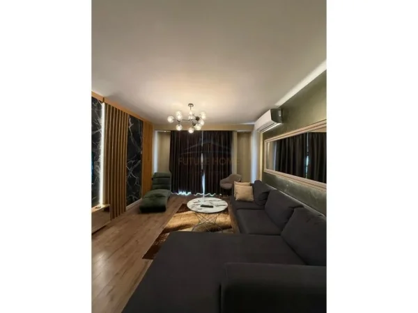 Tirane, jepet me qera apartament 2+1+Ballkon Kati 6, 115 m² 750 € (Rruga Dritan Hoxha)