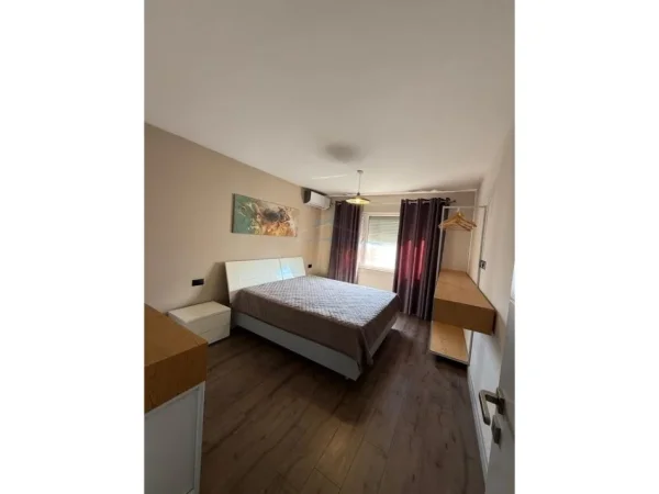 Tirane, jepet me qera apartament 2+1+Ballkon Kati 6, 115 m² 750 € (Rruga Dritan Hoxha)
