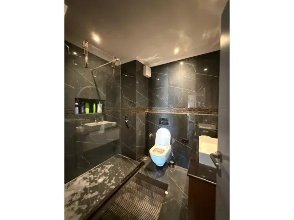 Tirane, jepet me qera apartament 2+1+Ballkon Kati 6, 115 m² 750 € (Rruga Dritan Hoxha)
