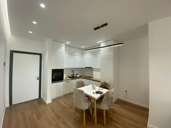 Tirane, jepet me qera apartament 2+1+Ballkon Kati 4, 100 m² 800 € (Grand Park Residence)