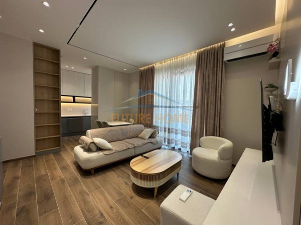 Tirane, jepet me qera apartament 2+1+Ballkon Kati 8, 117 m² 1.500 € (Kompleksi Delijorgji)