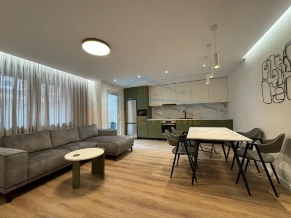 Tirane, jepet me qera apartament 2+1+Ballkon Kati 1, 93 m² 1.000 € (Rruga Bardhok Biba)