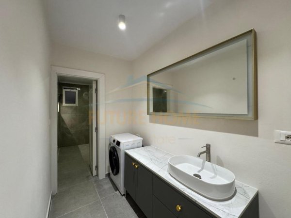 Tirane, jepet me qera apartament 2+1+Ballkon Kati 1, 93 m² 1.000 € (Rruga Bardhok Biba)