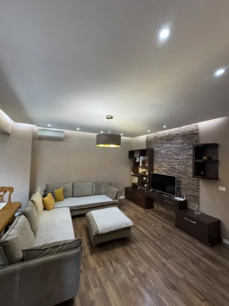 Tirane, jepet me qera apartament 2+1+Ballkon Kati 4, 120 m² 650 € (Rruga "Dritan Hoxha")