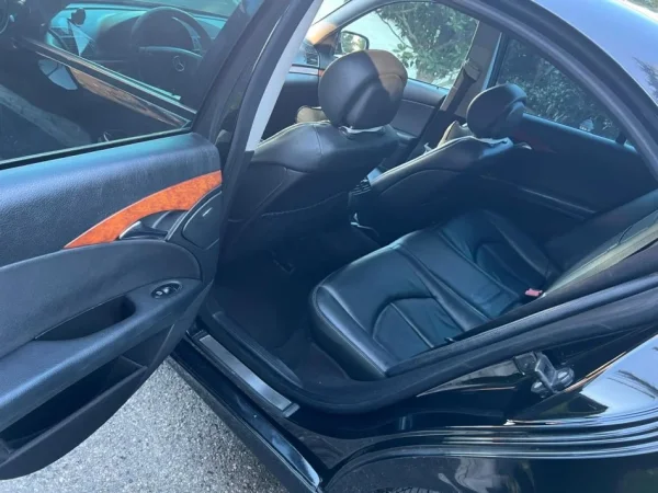 Tirane, shitet makine Mercedes Nafte, e zeze automatik Kondicioner 80.000 km 5.500 €