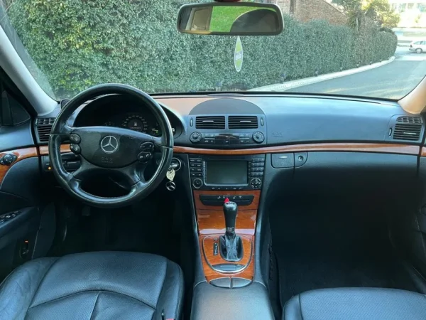 Tirane, shitet makine Mercedes Nafte, e zeze automatik Kondicioner 80.000 km 5.500 €