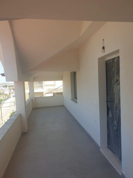 Tirane, jepet me qera nga Pronari, pa-komision apartament+verande | Penthouse 2+1+Ballkon Kati 3, 78 m² 350 € (Rruga Dalip Topi)