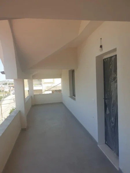 Tirane, jepet me qera nga Pronari, pa-komision apartament+verande | Penthouse 2+1+Ballkon Kati 3, 78 m² 350 € (Rruga Dalip Topi)