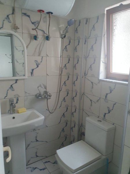 Tirane, jepet me qera garsonier Kati 0, 37 m² 250 € (Rruga migjeni)