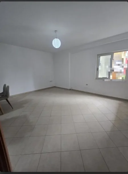 Tirane, jepet me qera apartament 3+1+Ballkon Kati 3, 147 m² 700 € (Don Bosko)