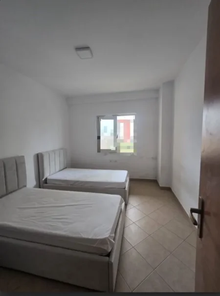 Tirane, jepet me qera apartament 3+1+Ballkon Kati 3, 147 m² 700 € (Don Bosko)