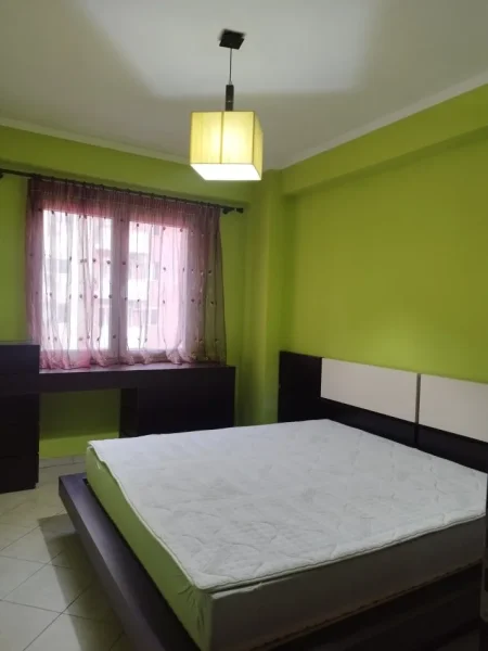 Tirane, jepet me qera apartament 2+1+Ballkon Kati 3, 92 m² 480 € (Yzberisht)