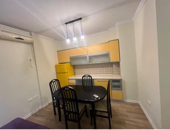 Tirane, jepet me qera apartament 1+1+Aneks+Ballkon Kati 6 Banimi, 600 €