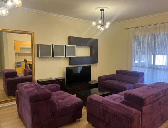 Tirane, jepet me qera apartament 1+1+Aneks+Ballkon Kati 6 Banimi, 600 €
