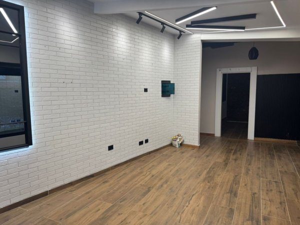 ✨Jepet me qira:  *3 ambiente pune + 1 Tualet+1Ballkon & Oborr* *(📍21 dhjetori  - fillim rrugës frosina plaku)* - Super investuar (hyrje private)