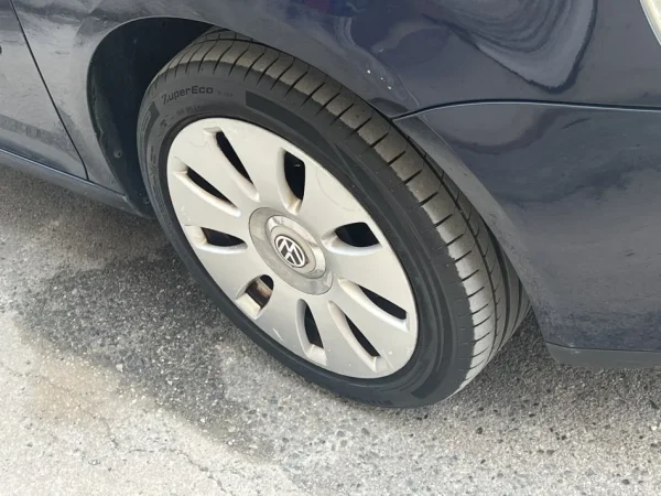 Elbasan, shes makine Golf 5 Nafte, blu e errët manuale Kondicioner 253 km 3.000 €