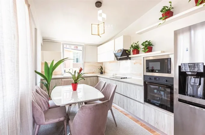 SHITET: Penthouse me Pamje ballore nga Liqeni i Thatë! (440,000€) 4+1/ 3+1+Kuzh Veç Absolutisht perfekt në çdo Aspekt!