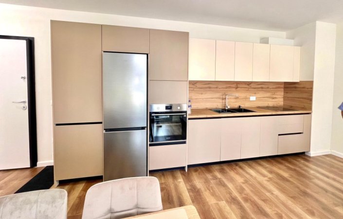 Me Qera: 1+1📍Shkolla e Kuqe ( Pazari i Ri) - 650€ - S.75m² || Pllt.2025 - 100% e Re✨