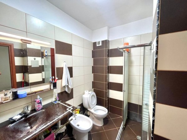 Me Qera : 1+1📍Liqeni i Thate (Res.Kapiten Mir Zoti) - 550€- S.75m² - Lokacion shume i Favorshem🔥