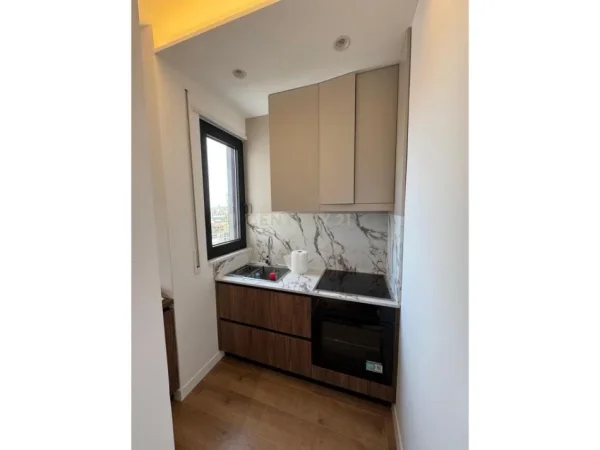 Tirane, jepet me qera apartament 1+1 Kati 9, 60 m² 800 € (Komuna e Parisit)