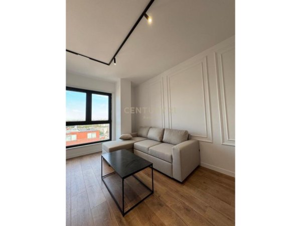 Tirane, jepet me qera apartament 1+1 Kati 9, 60 m² 800 € (Komuna e Parisit)