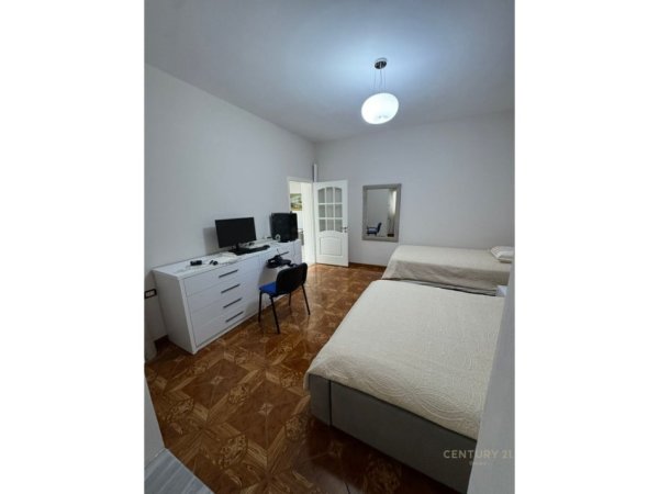 Tirane, jepet me qera apartament 2+1+Aneks+Ballkon Kati 2, 120 m² 800 € (Don Bosko)