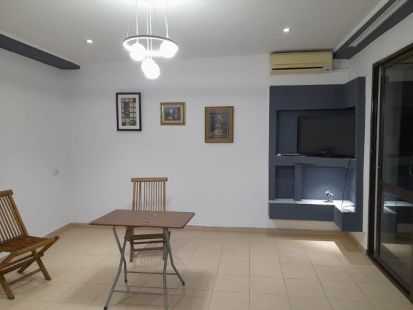 Jepet me Qera për Biznes Apartamenti 1+1 ne Qender te Tiranës, tek Piazza, Kati 2, 67 m² 600 €URO