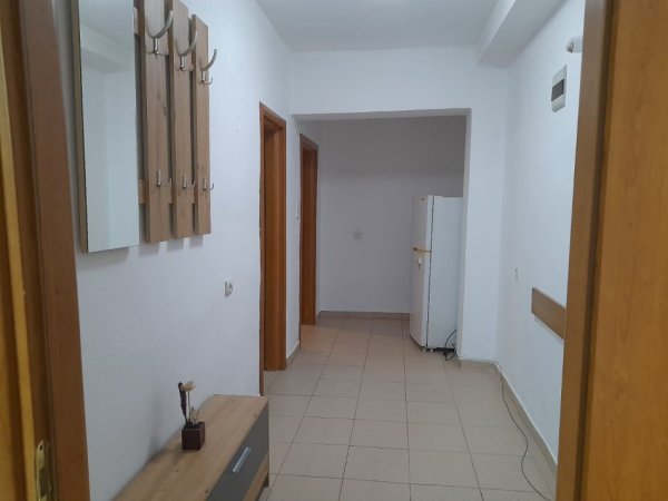 Jepet me Qera për Biznes Apartamenti 1+1 ne Qender te Tiranës, tek Piazza, Kati 2, 67 m² 600 €URO