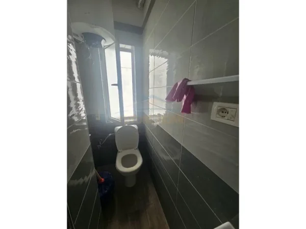 Durres, jepet me qera garsonier Kati 4, 250 € 