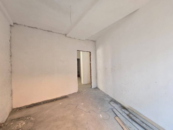 SHITET APARTAMENT  1+1 PRANE PAZARIT TE RI  150.000 €