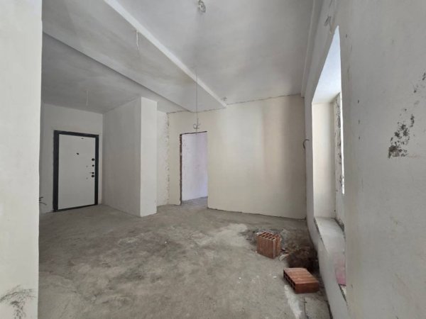 SHITET APARTAMENT  1+1 PRANE PAZARIT TE RI  150.000 €